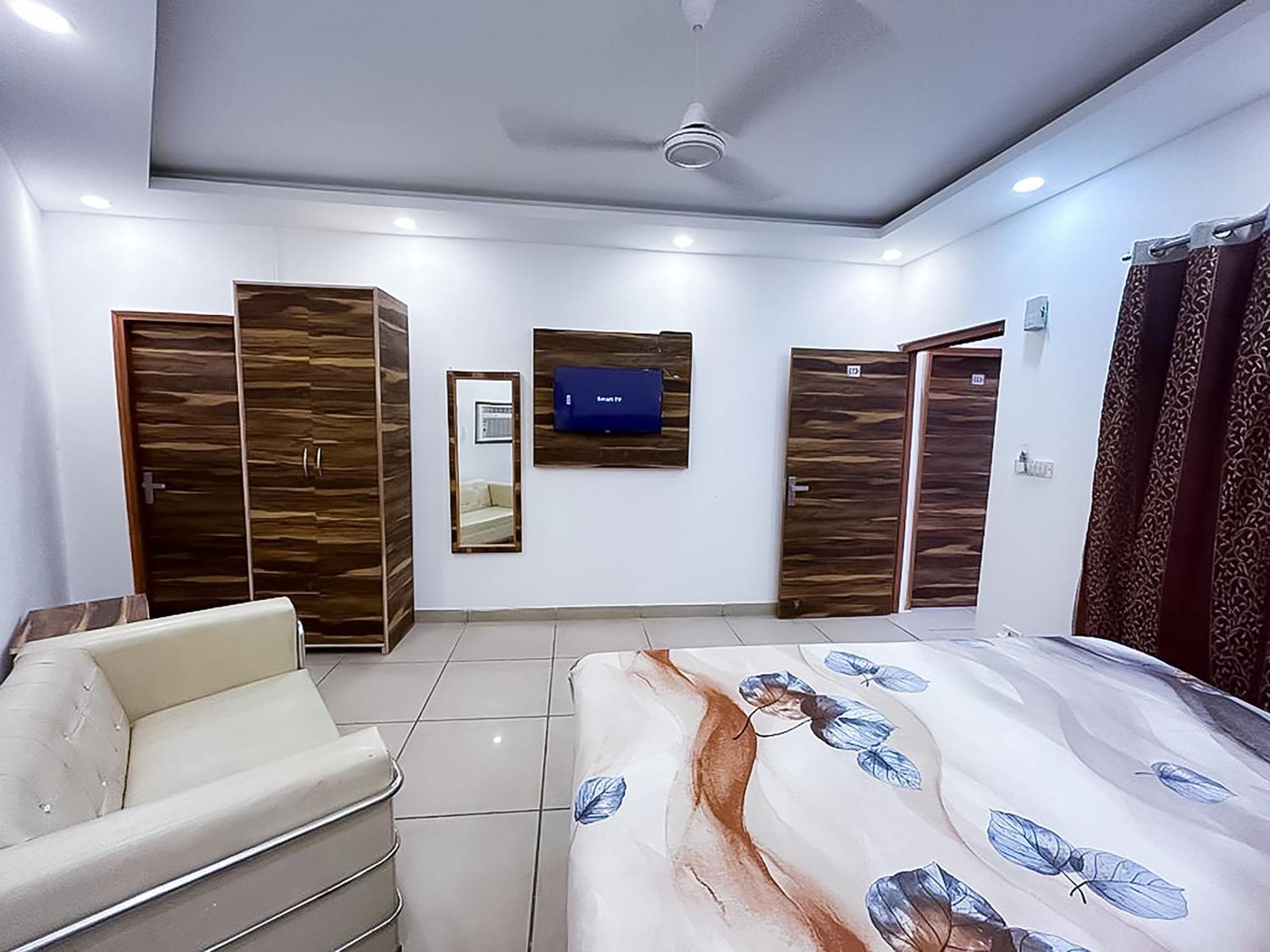 Hotel Js Garden - Near Jaypee Hospital 노이다 외부 사진