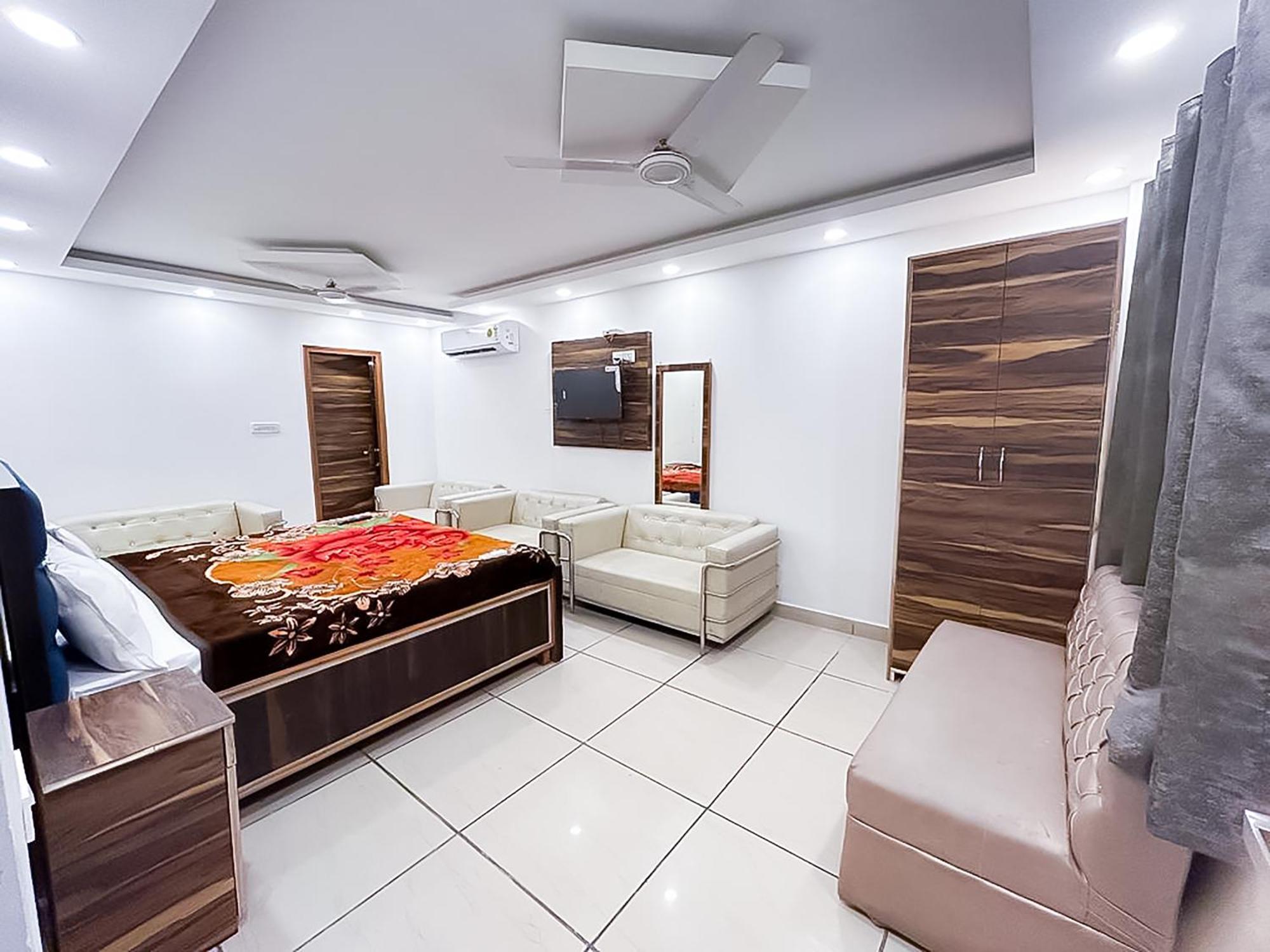 Hotel Js Garden - Near Jaypee Hospital 노이다 외부 사진