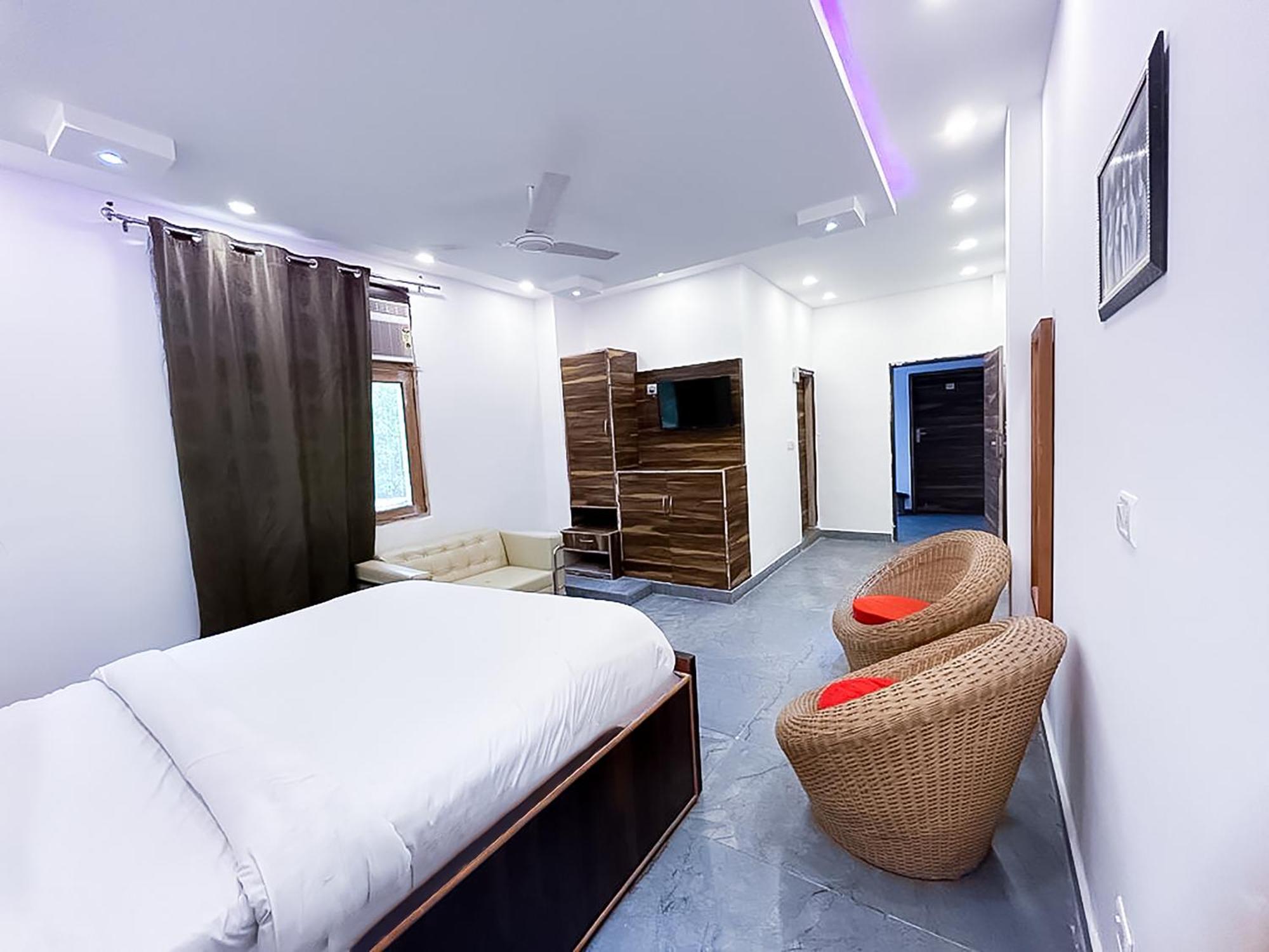 Hotel Js Garden - Near Jaypee Hospital 노이다 외부 사진