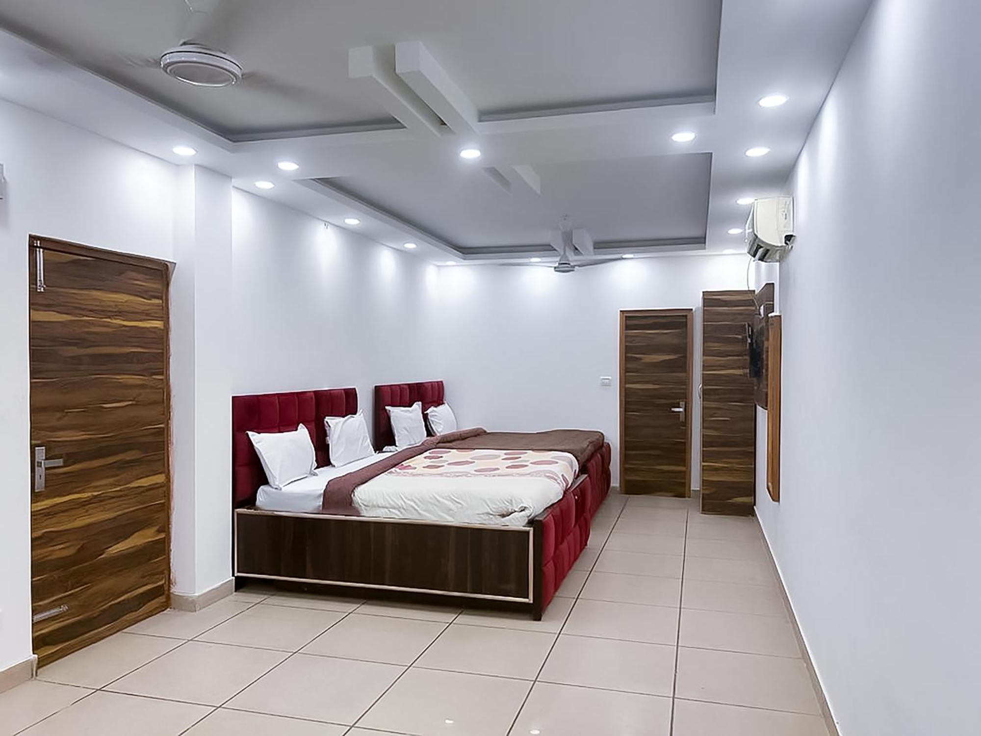 Hotel Js Garden - Near Jaypee Hospital 노이다 외부 사진