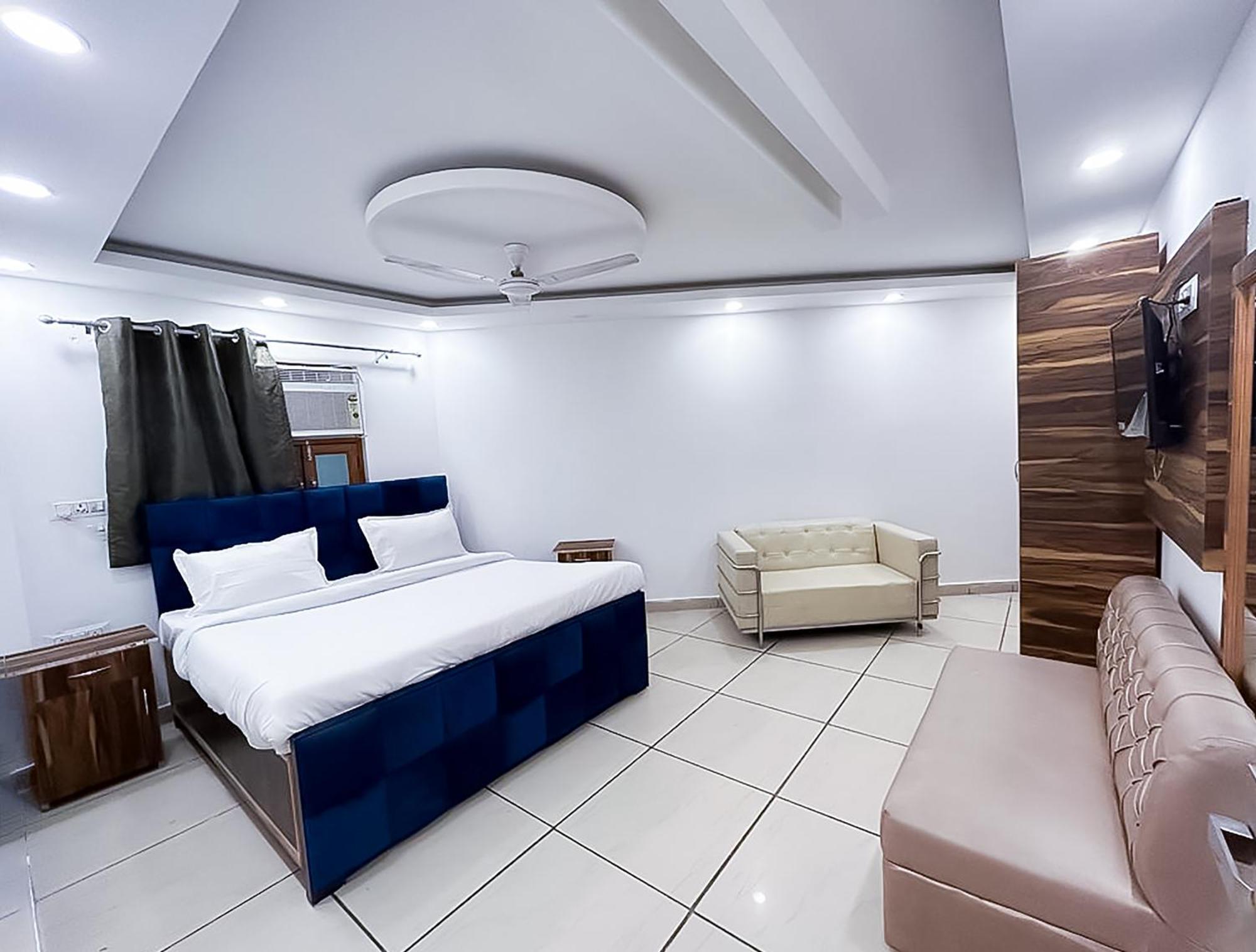 Hotel Js Garden - Near Jaypee Hospital 노이다 외부 사진