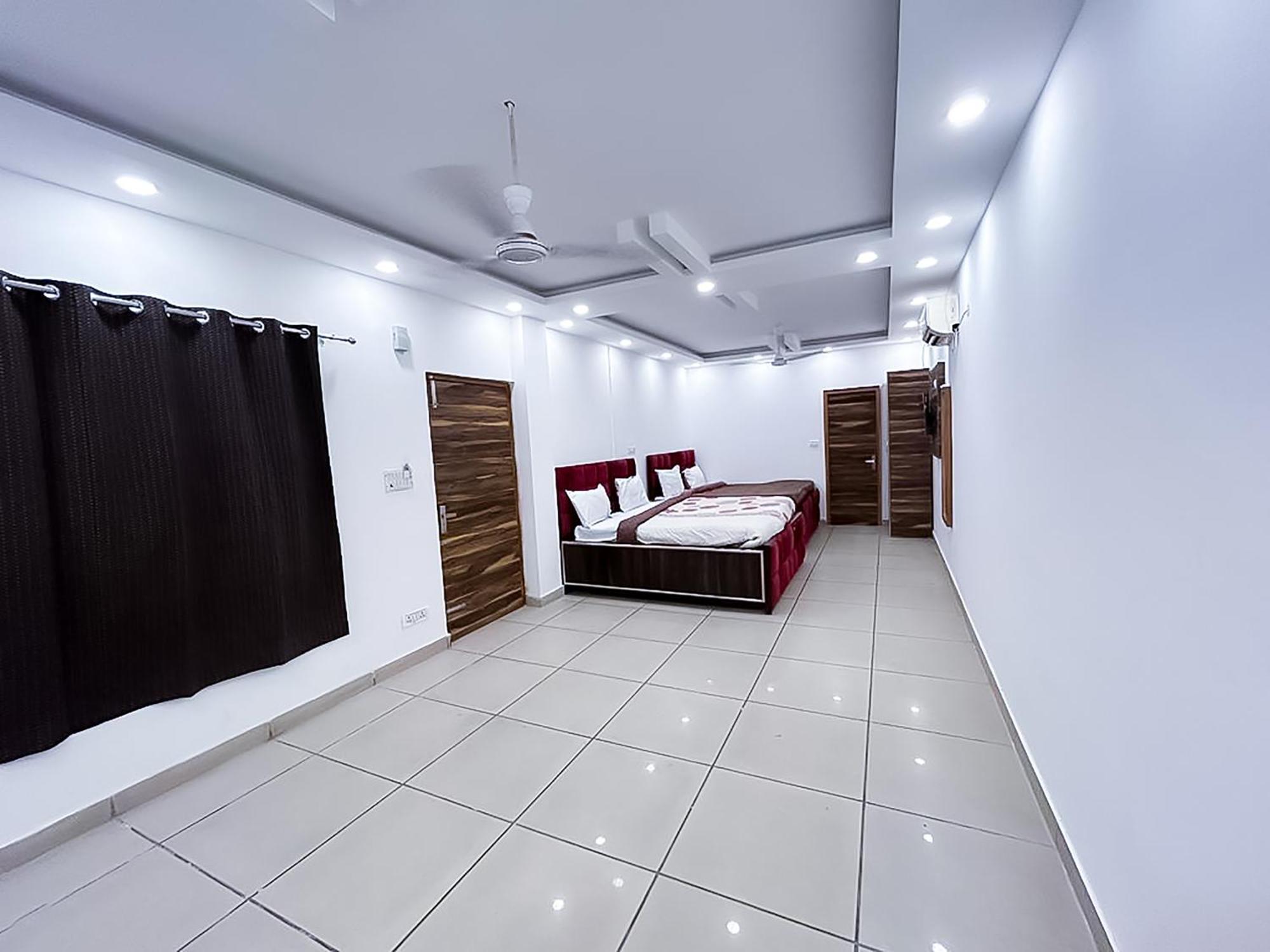 Hotel Js Garden - Near Jaypee Hospital 노이다 외부 사진