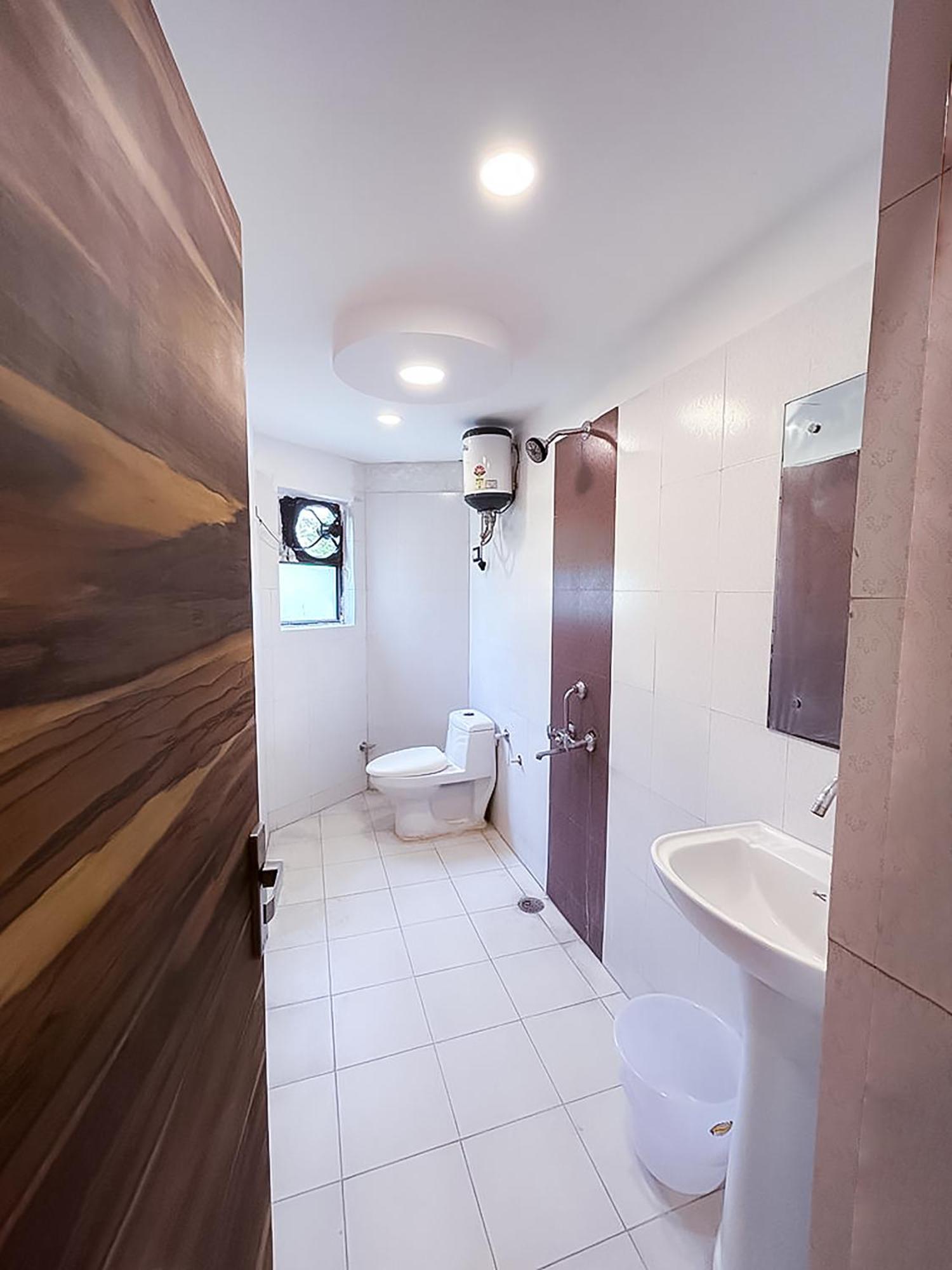 Hotel Js Garden - Near Jaypee Hospital 노이다 외부 사진